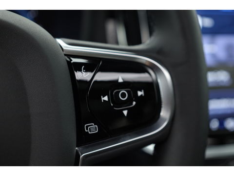Volvo V60 2.0 B4 Plus Bright | Pano-dak | H&K audio | Trekhaak | Pilot Assist |
