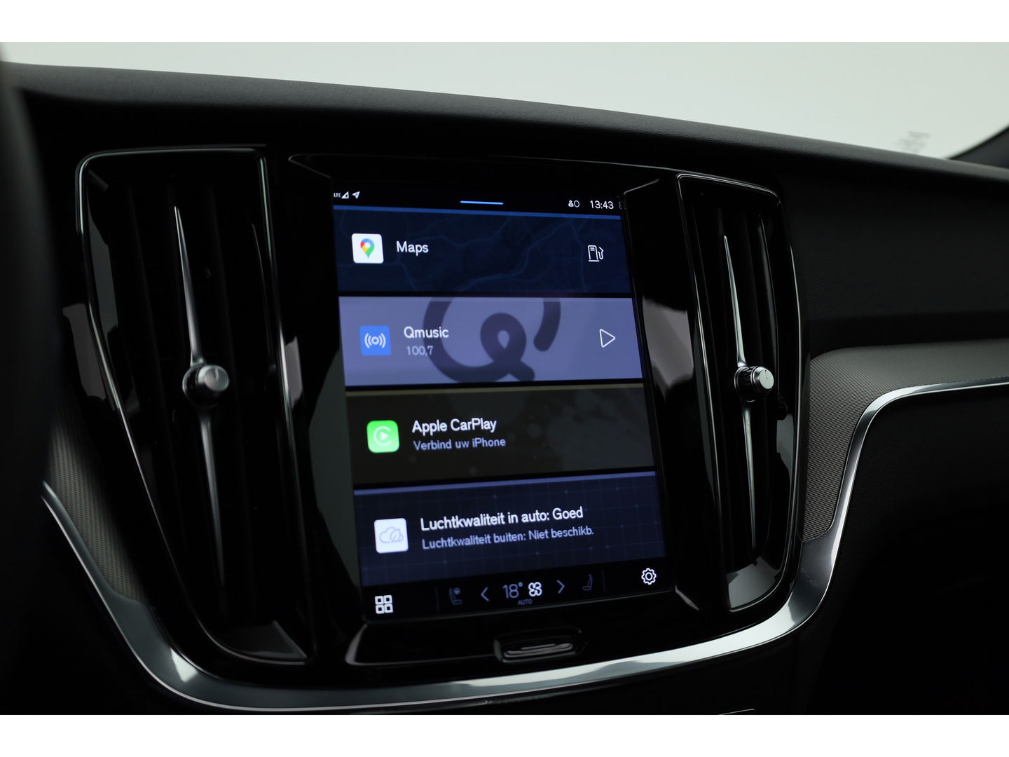 Volvo V60 2.0 B4 Plus Bright | Pano-dak | H&K audio | Trekhaak | Pilot Assist |