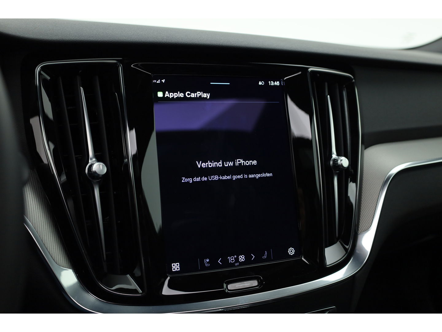 Volvo V60 2.0 B4 Plus Bright | Pano-dak | H&K audio | Trekhaak | Pilot Assist |
