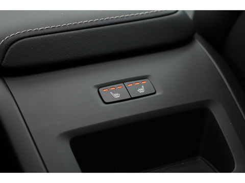 Volvo V60 2.0 B4 Plus Bright | Pano-dak | H&K audio | Trekhaak | Pilot Assist |