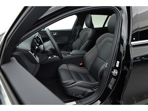 Volvo V60 2.0 B4 Plus Bright | Pano-dak | H&K audio | Trekhaak | Pilot Assist |