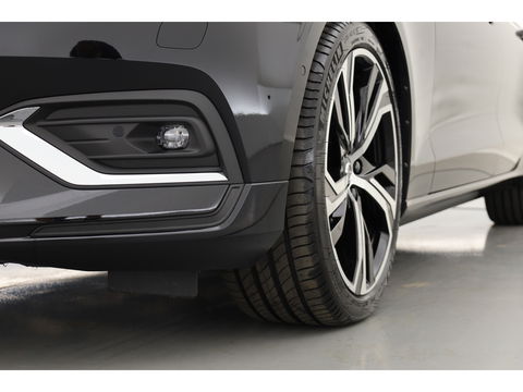 Volvo V60 2.0 B4 Plus Bright | Pano-dak | H&K audio | Trekhaak | Pilot Assist |
