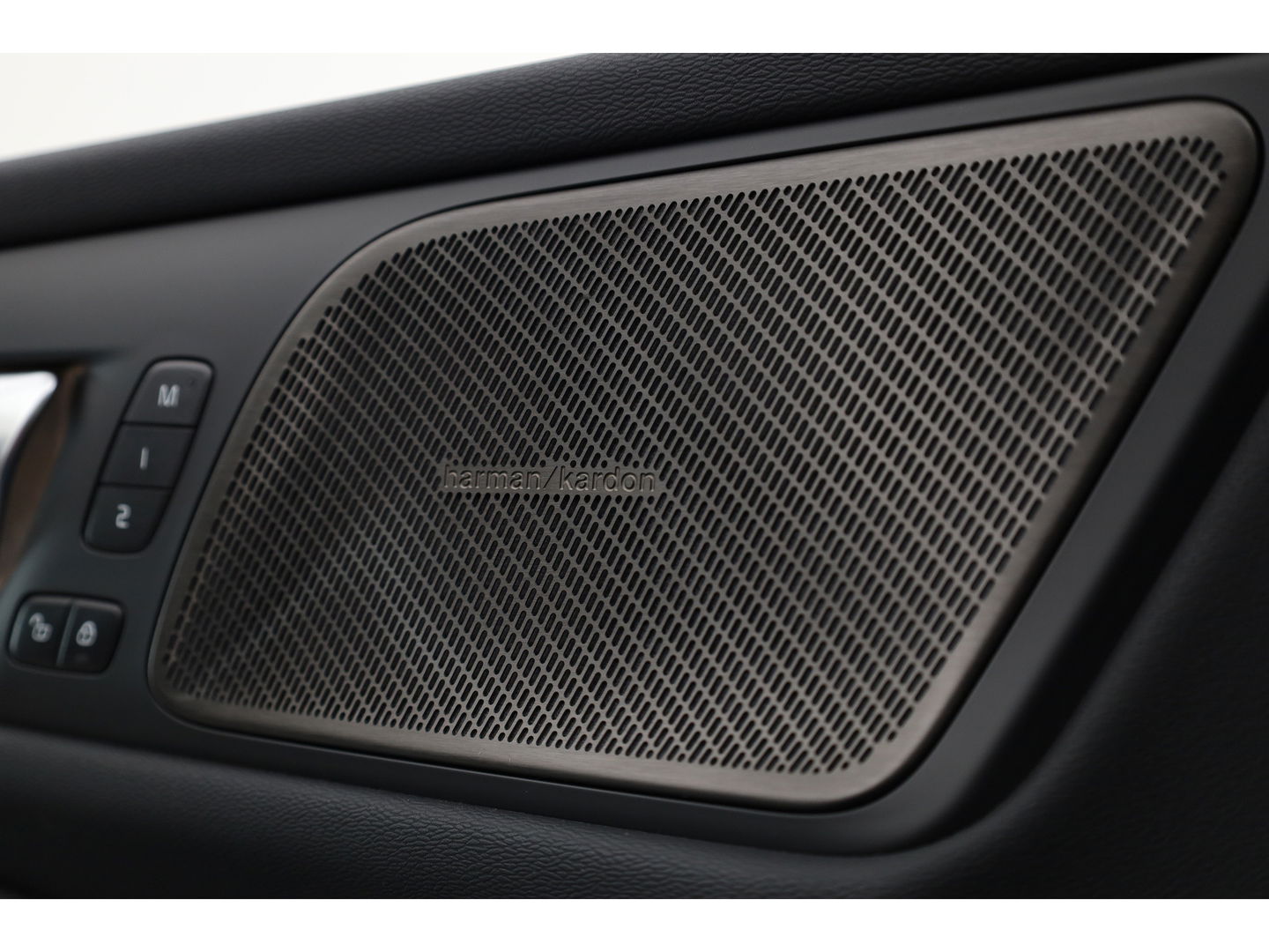 Volvo V60 2.0 B4 Plus Bright | Pano-dak | H&K audio | Trekhaak | Pilot Assist |