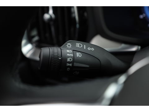 Volvo V60 2.0 B4 Plus Bright | Pano-dak | H&K audio | Trekhaak | Pilot Assist |