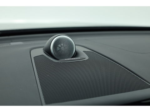 Volvo XC60 2.0 T6 Plug-in hybrid AWD R-Design | Long Range | Bowers & Wilkins | Trekhaak | 360 camera | Head-up |