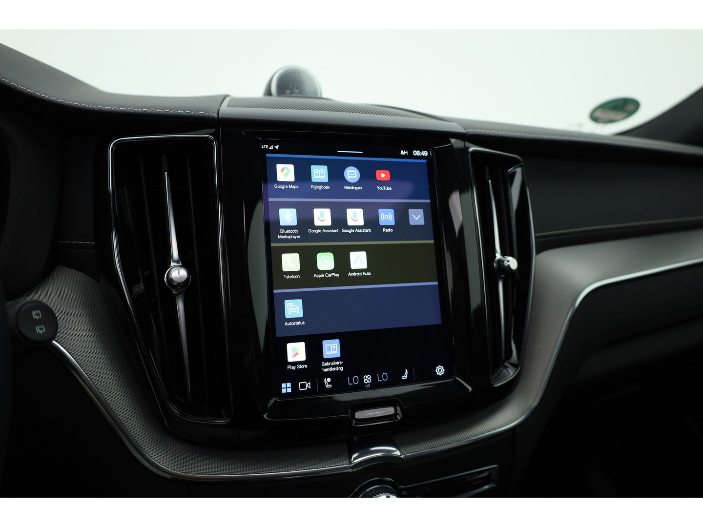 Volvo XC60 2.0 T6 Plug-in hybrid AWD R-Design | Long Range | Bowers & Wilkins | Trekhaak | 360 camera | Head-up |
