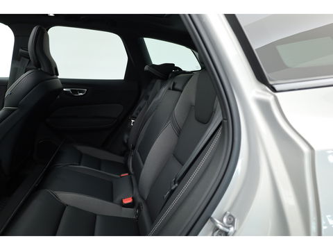 Volvo XC60 2.0 T6 Plug-in hybrid AWD R-Design | Long Range | Bowers & Wilkins | Trekhaak | 360 camera | Head-up |
