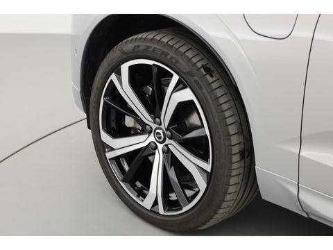 Volvo XC60 2.0 T6 Plug-in hybrid AWD R-Design | Long Range | Bowers & Wilkins | Trekhaak | 360 camera | Head-up |