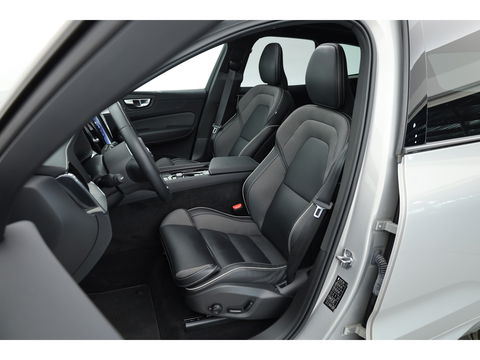 Volvo XC60 2.0 T6 Plug-in hybrid AWD R-Design | Long Range | Bowers & Wilkins | Trekhaak | 360 camera | Head-up |