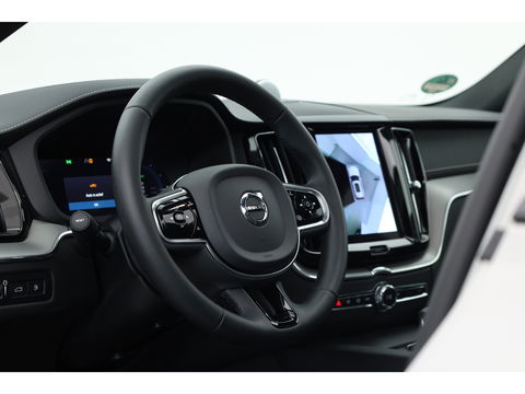 Volvo XC60 2.0 T6 Plug-in hybrid AWD R-Design | Long Range | Bowers & Wilkins | Trekhaak | 360 camera | Head-up |