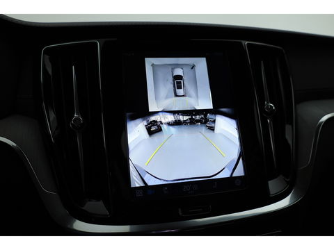Volvo V60 2.0 T6 Plug-in hybrid AWD Ultra Dark |Pano-dak | Bowers & Wilkins | Massage | 360 camera | Head-up |