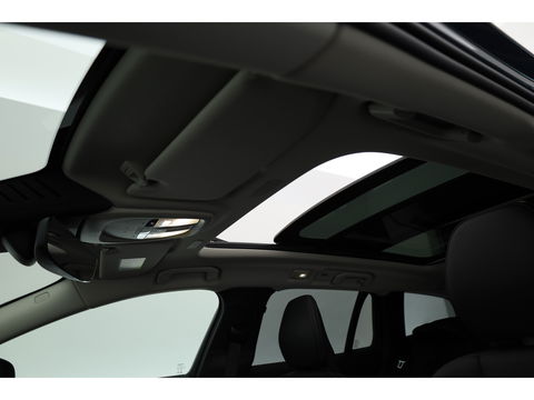 Volvo V60 2.0 T6 Plug-in hybrid AWD Ultra Dark |Pano-dak | Bowers & Wilkins | Massage | 360 camera | Head-up |