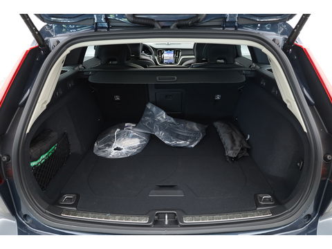 Volvo V60 2.0 T6 Plug-in hybrid AWD Ultra Dark |Pano-dak | Bowers & Wilkins | Massage | 360 camera | Head-up |