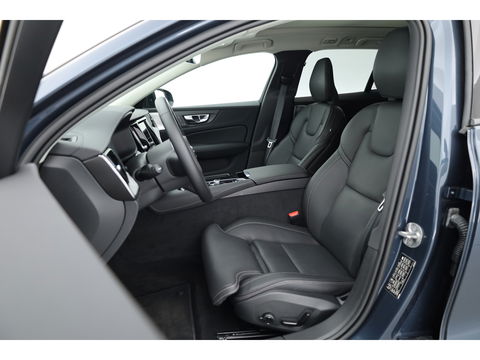 Volvo V60 2.0 T6 Plug-in hybrid AWD Ultra Dark |Pano-dak | Bowers & Wilkins | Massage | 360 camera | Head-up |