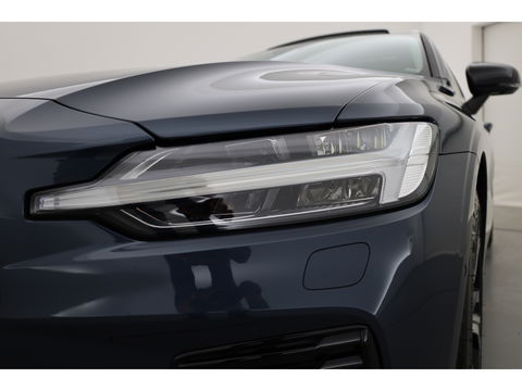 Volvo V60 2.0 T6 Plug-in hybrid AWD Ultra Dark |Pano-dak | Bowers & Wilkins | Massage | 360 camera | Head-up |