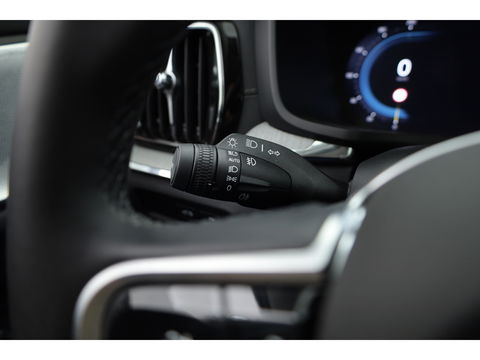 Volvo V60 2.0 T6 Plug-in hybrid AWD Ultra Dark |Pano-dak | Bowers & Wilkins | Massage | 360 camera | Head-up |