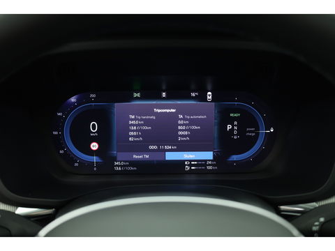 Volvo XC60 2.0 Recharge T6 AWD Plus Dark | Luchtvering | Pano | Trekhaak | 360cam | 21'' | Memory | H&K | Pilot Assist