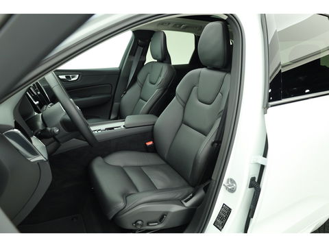 Volvo XC60 2.0 Recharge T6 AWD Plus Dark | Luchtvering | Pano | Trekhaak | 360cam | 21'' | Memory | H&K | Pilot Assist