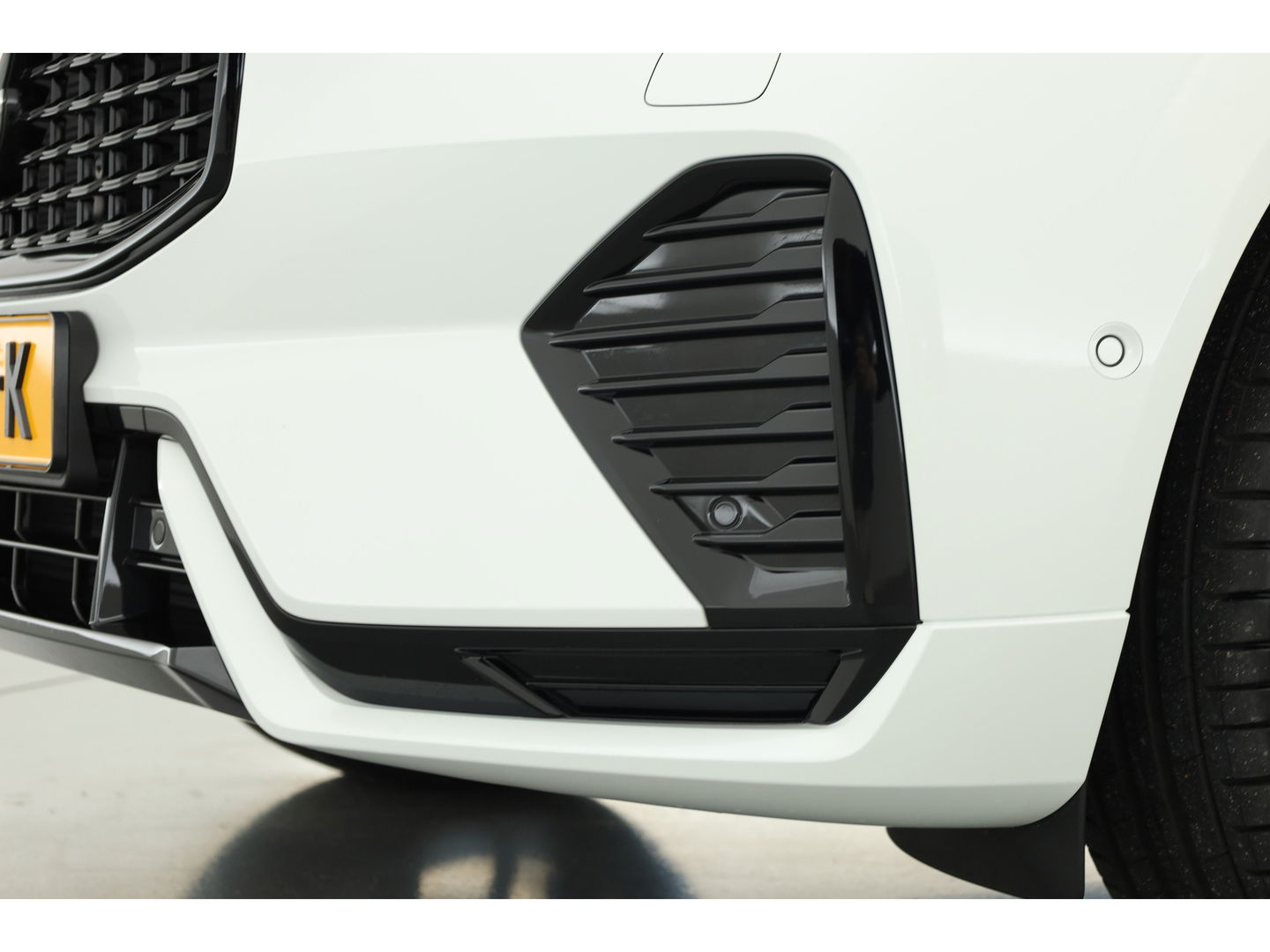 Volvo XC60 2.0 Recharge T6 AWD Plus Dark | Luchtvering | Pano | Trekhaak | 360cam | 21'' | Memory | H&K | Pilot Assist