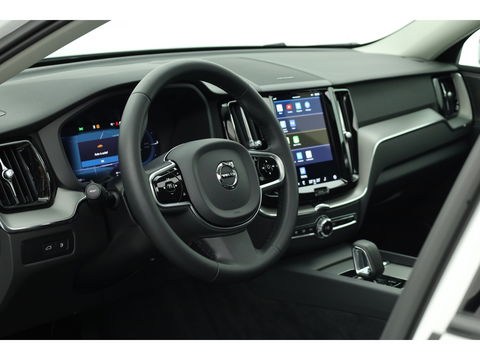Volvo XC60 2.0 Recharge T6 AWD Plus Dark | Luchtvering | Pano | Trekhaak | 360cam | 21'' | Memory | H&K | Pilot Assist
