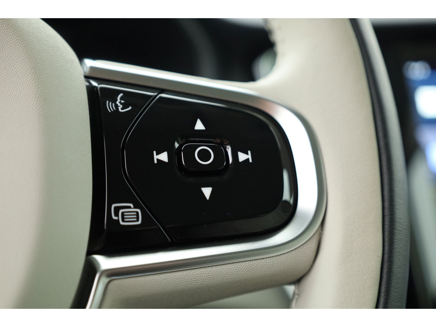 Volvo V60 T6 Recharge Plus Dark | Pilot Assist | Memory | Camera | Harman Kardon |