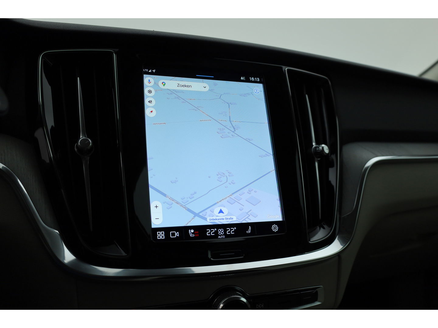 Volvo V60 T6 Recharge Plus Dark | Pilot Assist | Memory | Camera | Harman Kardon |
