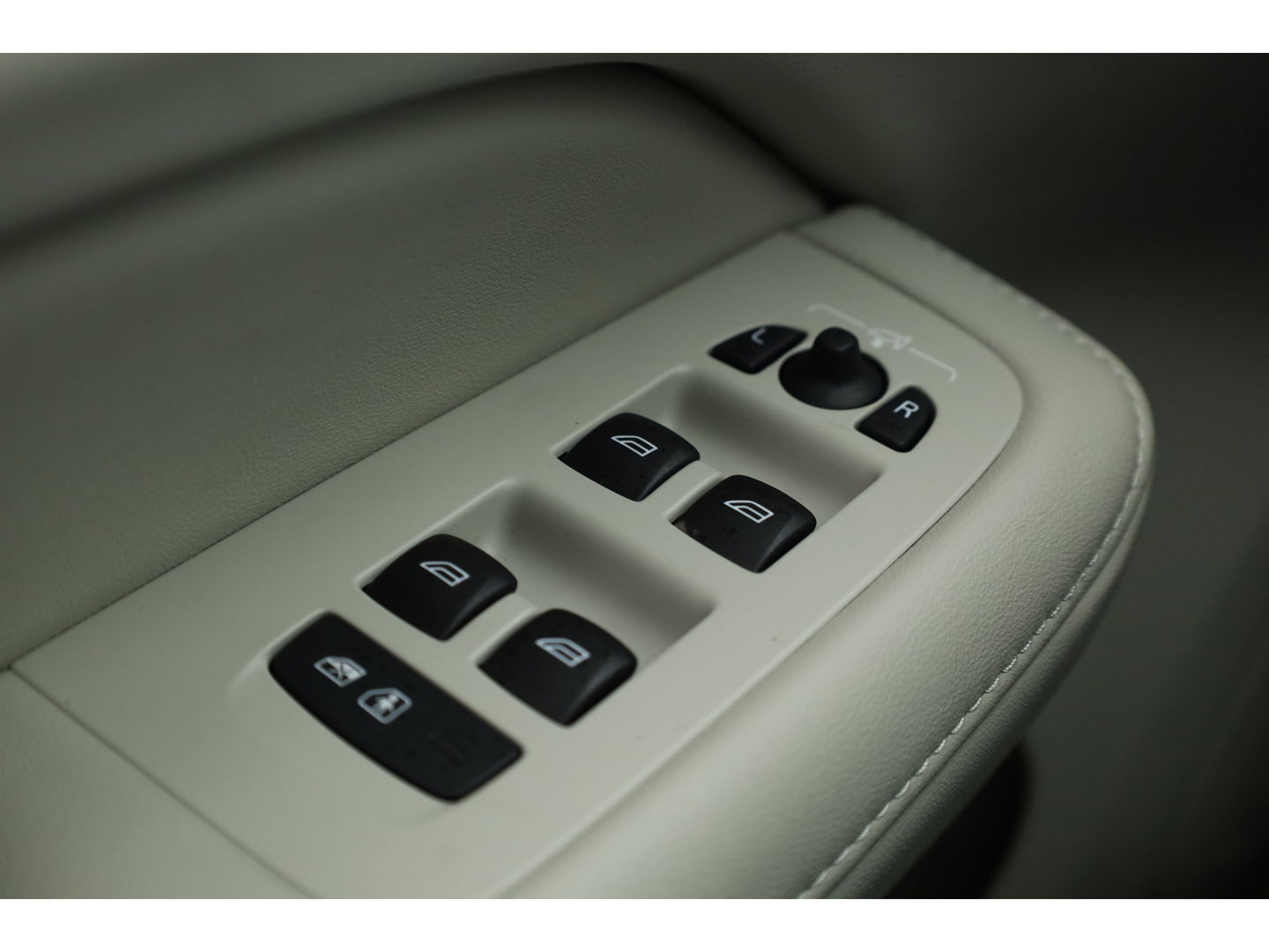 Volvo V60 T6 Recharge Plus Dark | Pilot Assist | Memory | Camera | Harman Kardon |