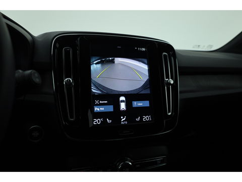 Volvo XC40 1.5 T4 Plug-in hybrid Plus Dark | Facelift | Elek. stoelen | H&K Audio | Stoel + stuurverw. | Camera |