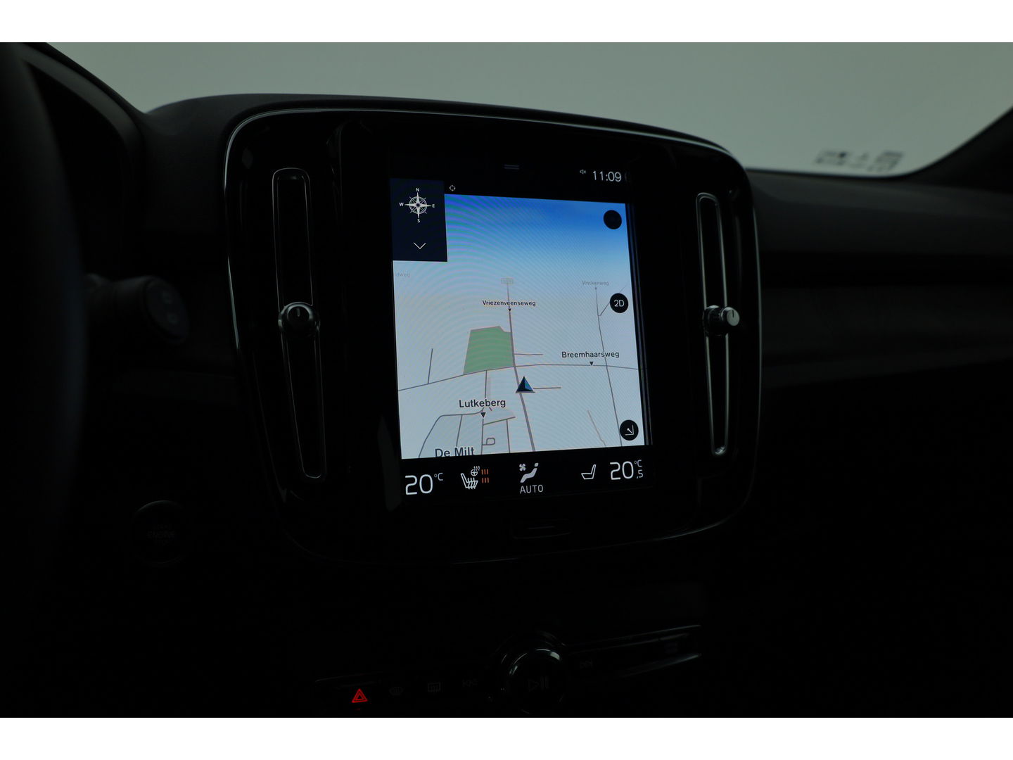 Volvo XC40 1.5 T4 Plug-in hybrid Plus Dark | Facelift | Elek. stoelen | H&K Audio | Stoel + stuurverw. | Camera |