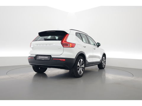 Volvo XC40 1.5 T4 Plug-in hybrid Plus Dark | Facelift | Elek. stoelen | H&K Audio | Stoel + stuurverw. | Camera |