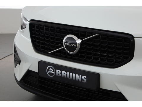 Volvo XC40 1.5 T4 Plug-in hybrid Plus Dark | Facelift | Elek. stoelen | H&K Audio | Stoel + stuurverw. | Camera |