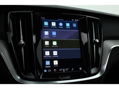 Volvo S60 2.0 Recharge T8 AWD Ultimate Dark | Pano | Head-up | 360 camera | 19 inch | H&K Audio | Gelamineerd Glas |