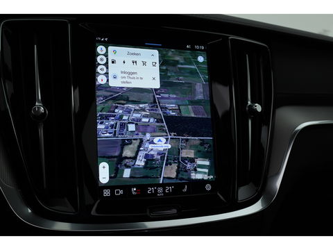 Volvo S60 2.0 Recharge T8 AWD Ultimate Dark | Pano | Head-up | 360 camera | 19 inch | H&K Audio | Gelamineerd Glas |