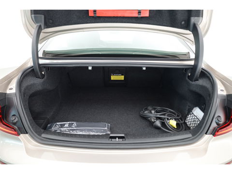Volvo S60 2.0 Recharge T8 AWD Ultimate Dark | Pano | Head-up | 360 camera | 19 inch | H&K Audio | Gelamineerd Glas |