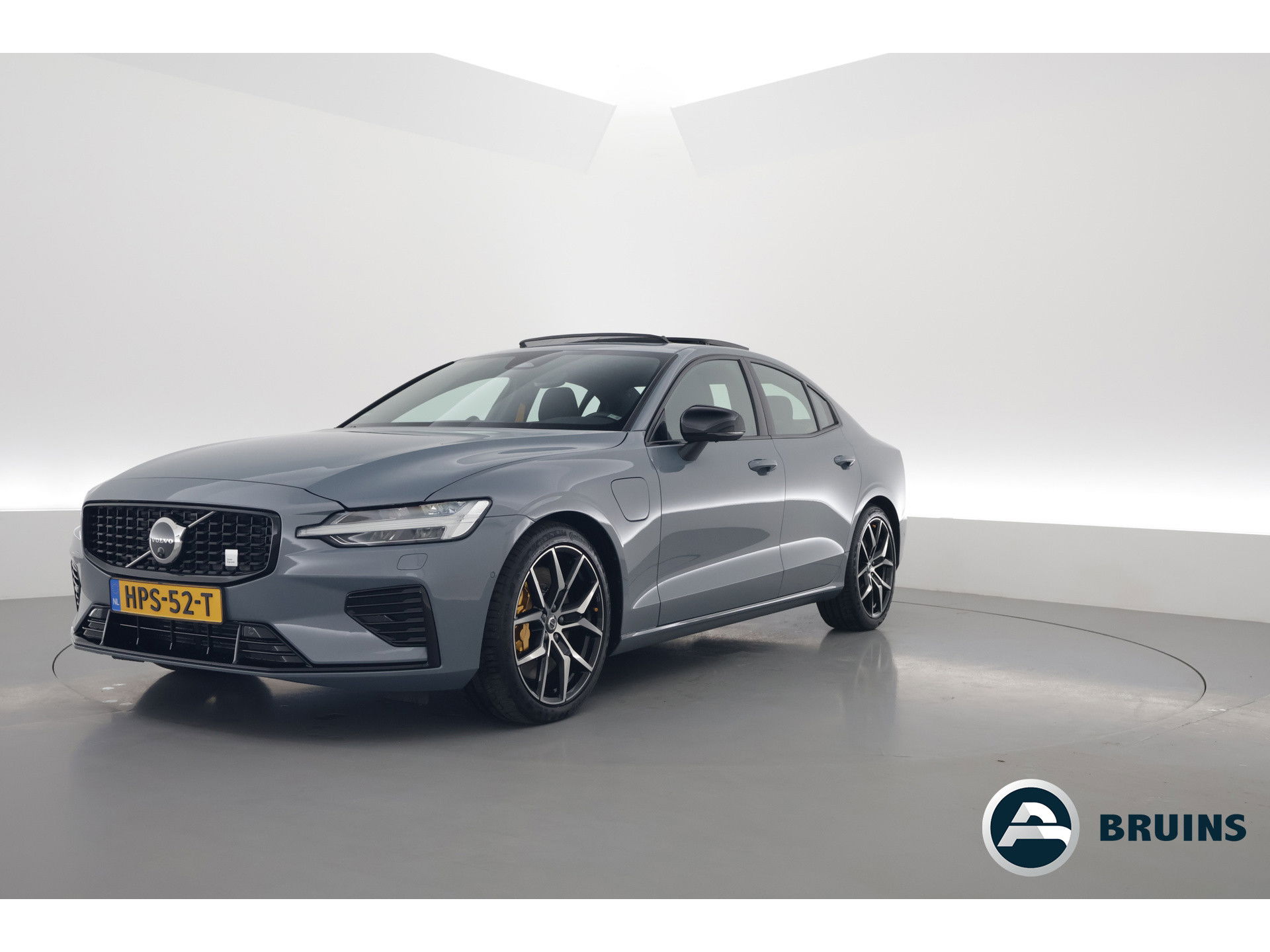 Volvo S60 T8 Polestar Engineered '455pk' | Pano-dak | Bowers & Wilkins Audio | 360 camera | Gelaagd glas |
