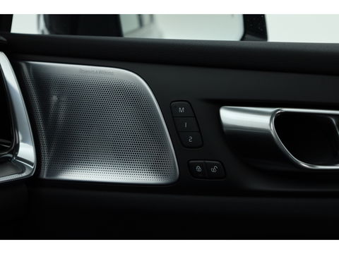 Volvo S60 T8 Polestar Engineered '455pk' | Pano-dak | Bowers & Wilkins Audio | 360 camera | Gelaagd glas |