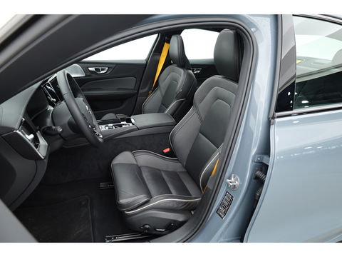 Volvo S60 T8 Polestar Engineered '455pk' | Pano-dak | Bowers & Wilkins Audio | 360 camera | Gelaagd glas |