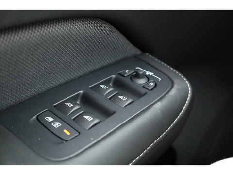 Volvo S60 T8 Polestar Engineered '455pk' | Pano-dak | Bowers & Wilkins Audio | 360 camera | Gelaagd glas |