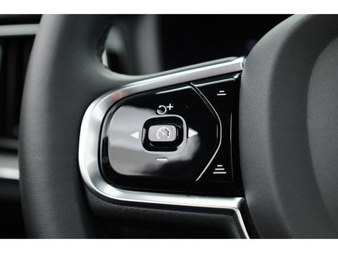 Volvo V60 2.0 T8 Recharge AWD Ultimate Dark | Bowers & Wilkins | Head-up | Trekhaak | 360cam | Pilot Assist |