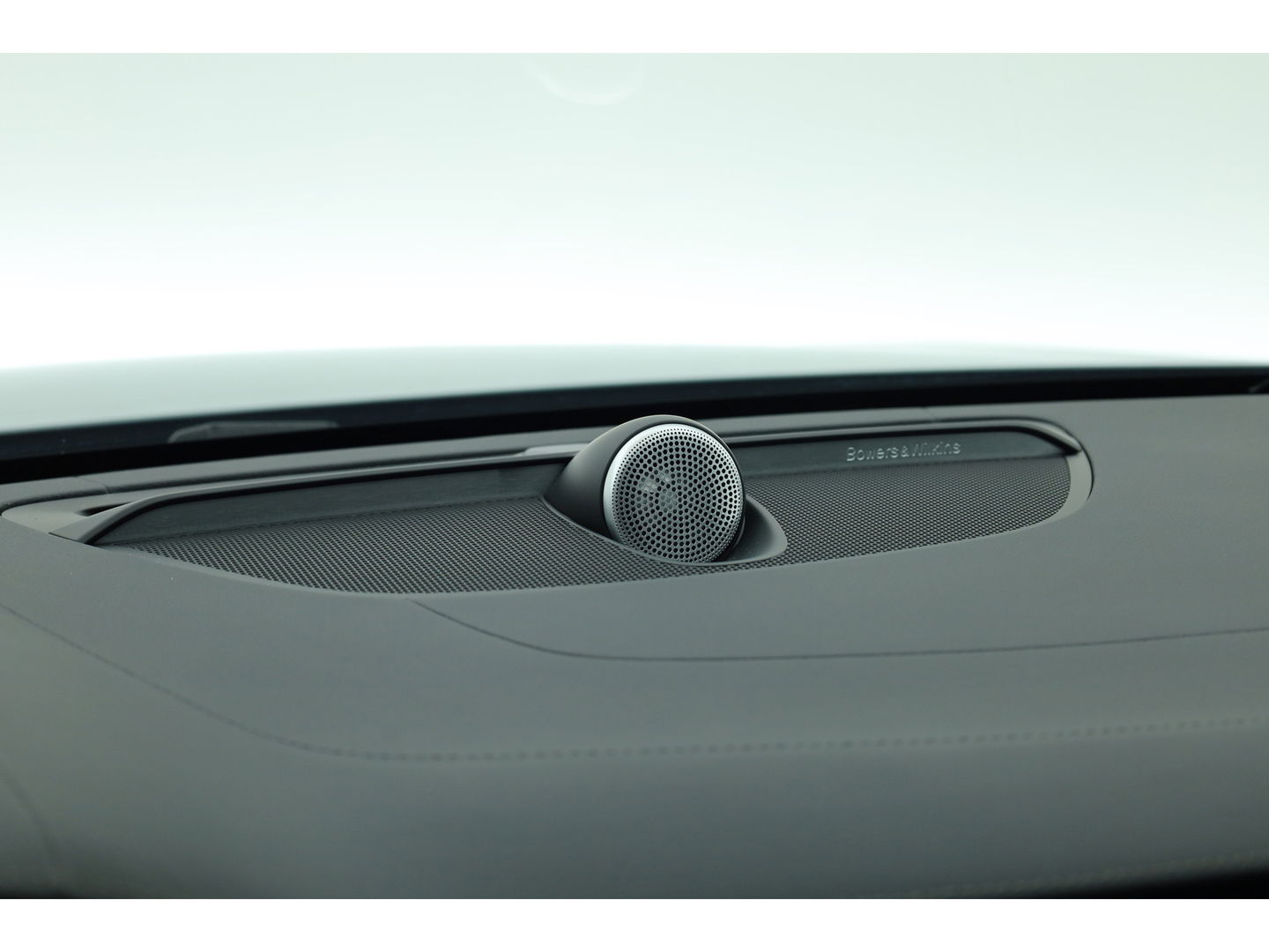Volvo V60 2.0 T8 Recharge AWD Ultimate Dark | Bowers & Wilkins | Head-up | Trekhaak | 360cam | Pilot Assist |