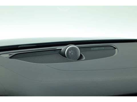 Volvo V60 2.0 T8 Recharge AWD Ultimate Dark | Bowers & Wilkins | Head-up | Trekhaak | 360cam | Pilot Assist |