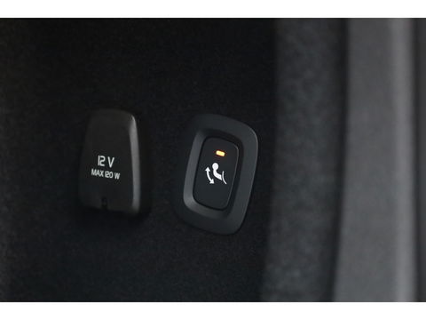 Volvo V60 2.0 T8 Recharge AWD Ultimate Dark | Bowers & Wilkins | Head-up | Trekhaak | 360cam | Pilot Assist |