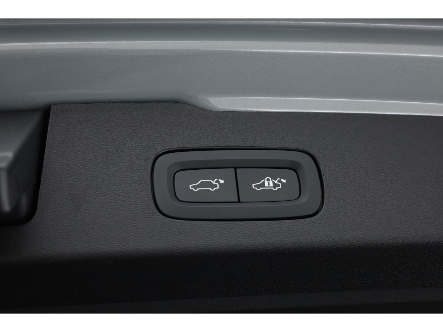 Volvo V60 2.0 T8 Recharge AWD Ultimate Dark | Bowers & Wilkins | Head-up | Trekhaak | 360cam | Pilot Assist |