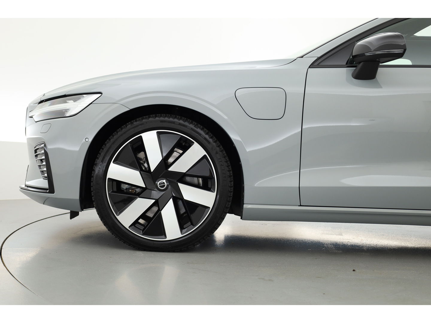 Volvo V60 2.0 T8 Recharge AWD Ultimate Dark | Bowers & Wilkins | Head-up | Trekhaak | 360cam | Pilot Assist |