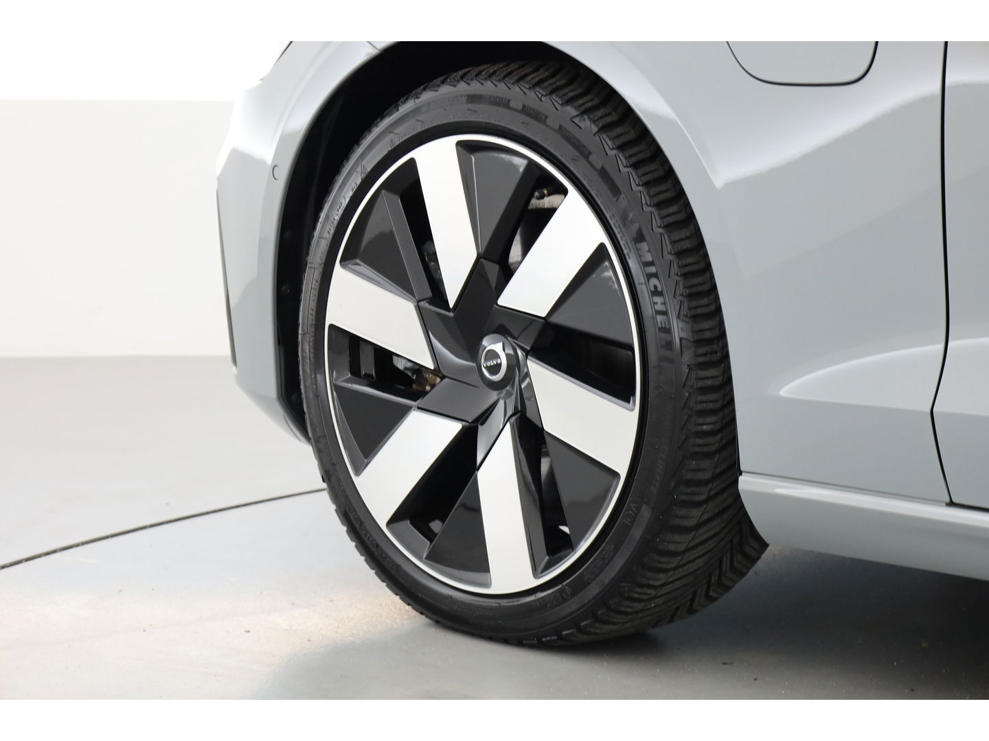 Volvo V60 2.0 T8 Recharge AWD Ultimate Dark | Bowers & Wilkins | Head-up | Trekhaak | 360cam | Pilot Assist |