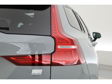 Volvo V60 2.0 T8 Recharge AWD Ultimate Dark | Bowers & Wilkins | Head-up | Trekhaak | 360cam | Pilot Assist |