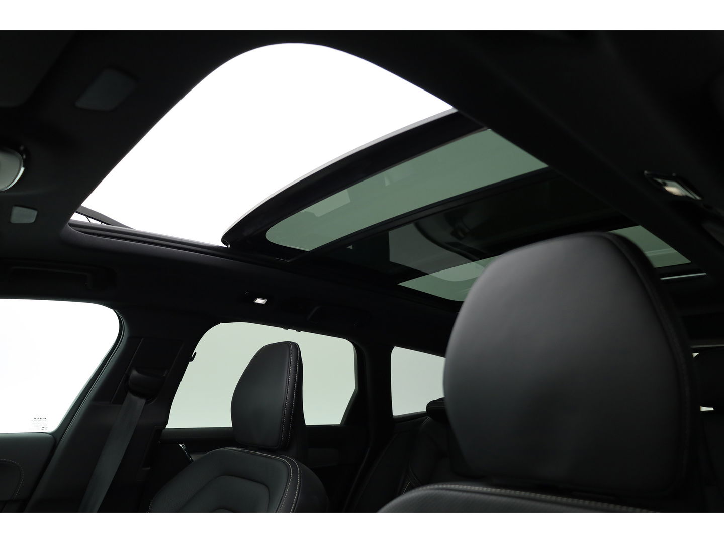 Volvo V90 B4 Ultimate Bright 197pk | Pano | HUD | 360cam | H&K | Memory seats | Standkachel |