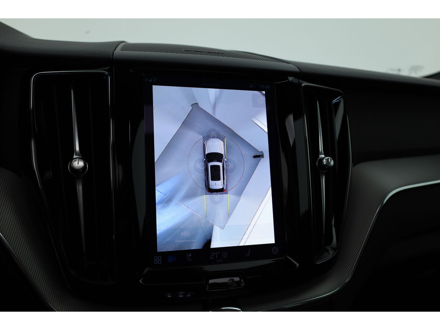 Volvo XC60 2.0 T8 Plug-in hybrid AWD Plus Dark | Pano-dak | 360 Cam. | BLIS | H&K | ACC |