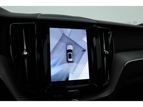 Volvo XC60 2.0 T8 Plug-in hybrid AWD Plus Dark | Pano-dak | 360 Cam. | BLIS | H&K | ACC |