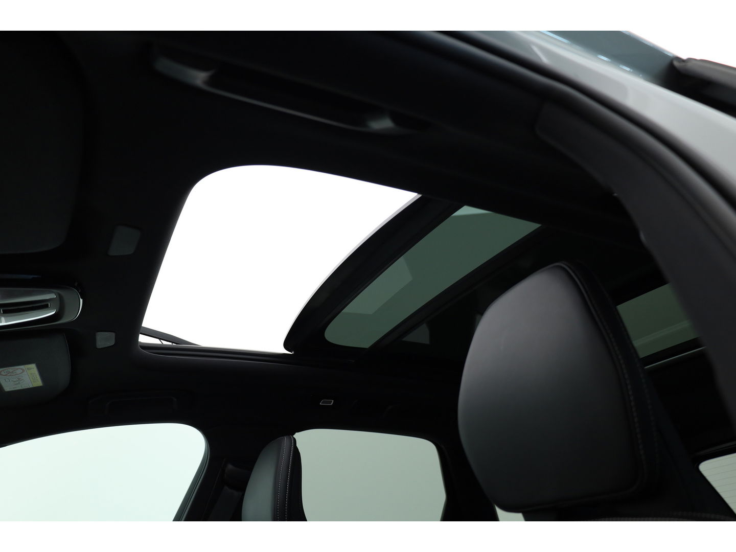Volvo XC60 2.0 T8 Plug-in hybrid AWD Plus Dark | Pano-dak | 360 Cam. | BLIS | H&K | ACC |